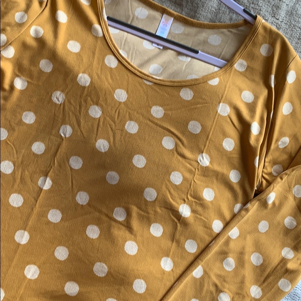 COPY - POLKA DOTS!!! Beautiful gold and cream Lyn…